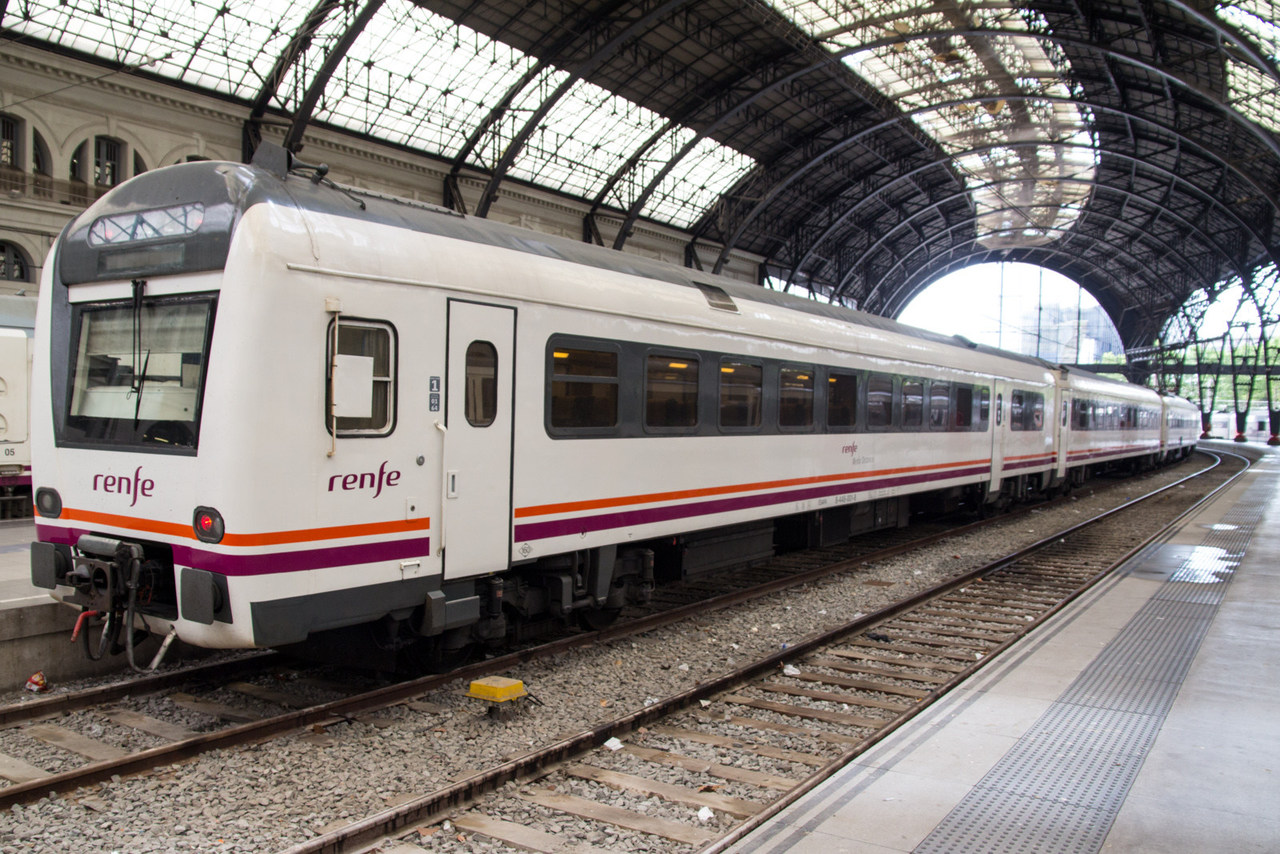 Renfe Barcelona Estacio De Franca Trainspo