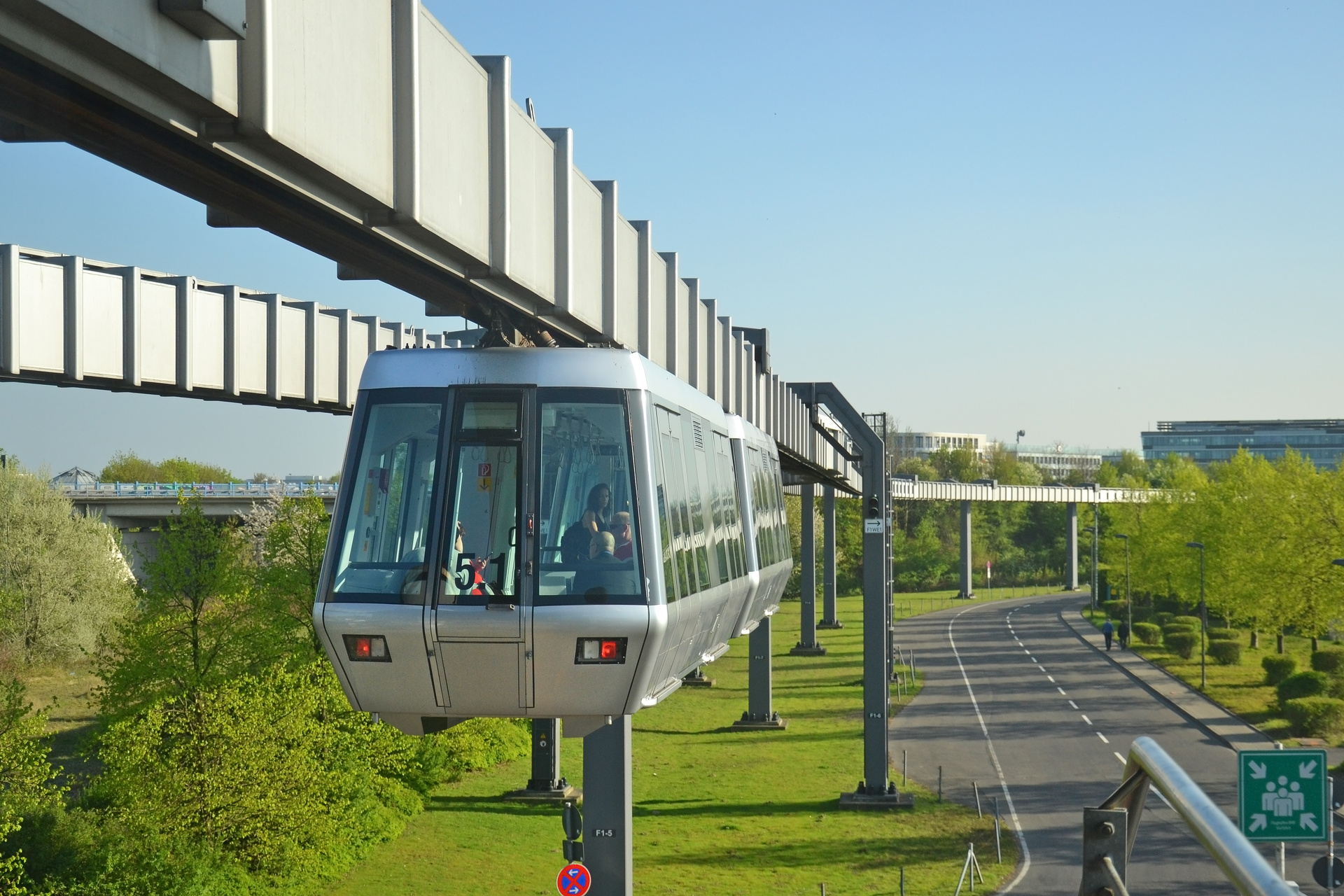 DUS SkyTrain 5 Bahnhof Duesseldorf Flughafen Trainspo