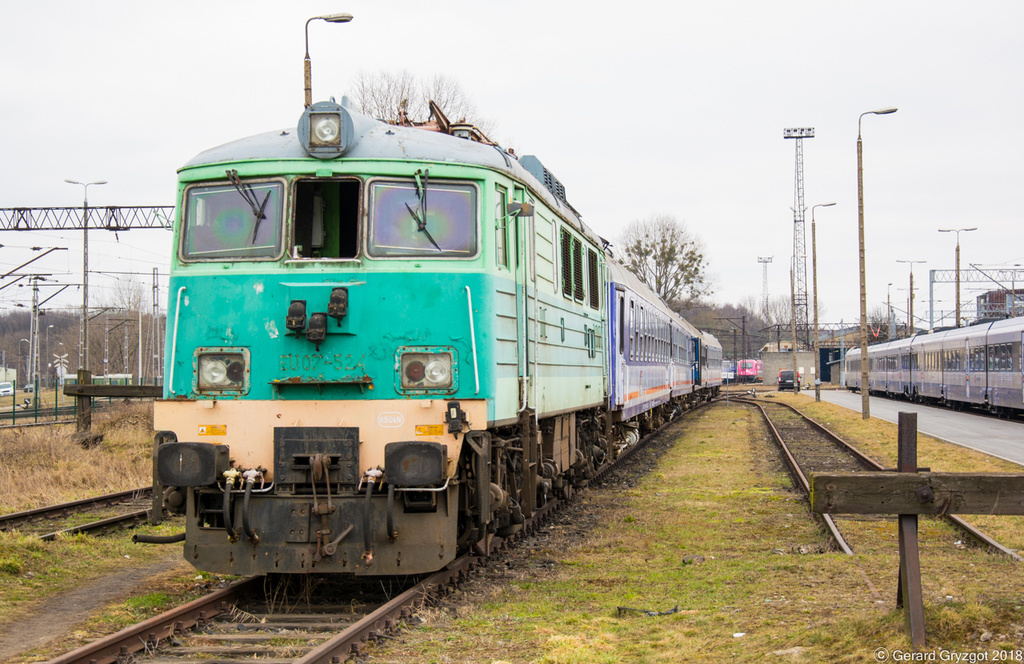 PKP IC EU07 524 / Warszawa Olszynka Grochowska — Trainspo
