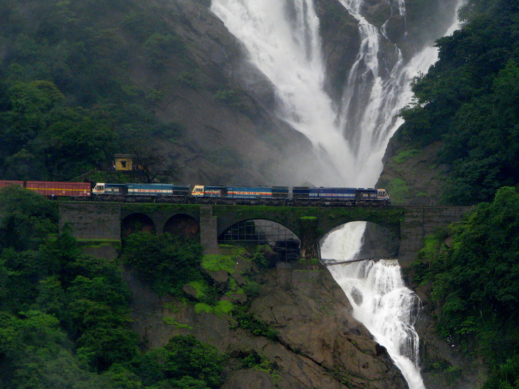 IR WDG-4 12034 / Dudhsagar, Goa — Trainspo