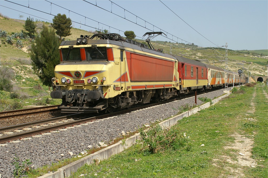 ONCF E-1300 1302 / Sidi Kasem — Trainspo