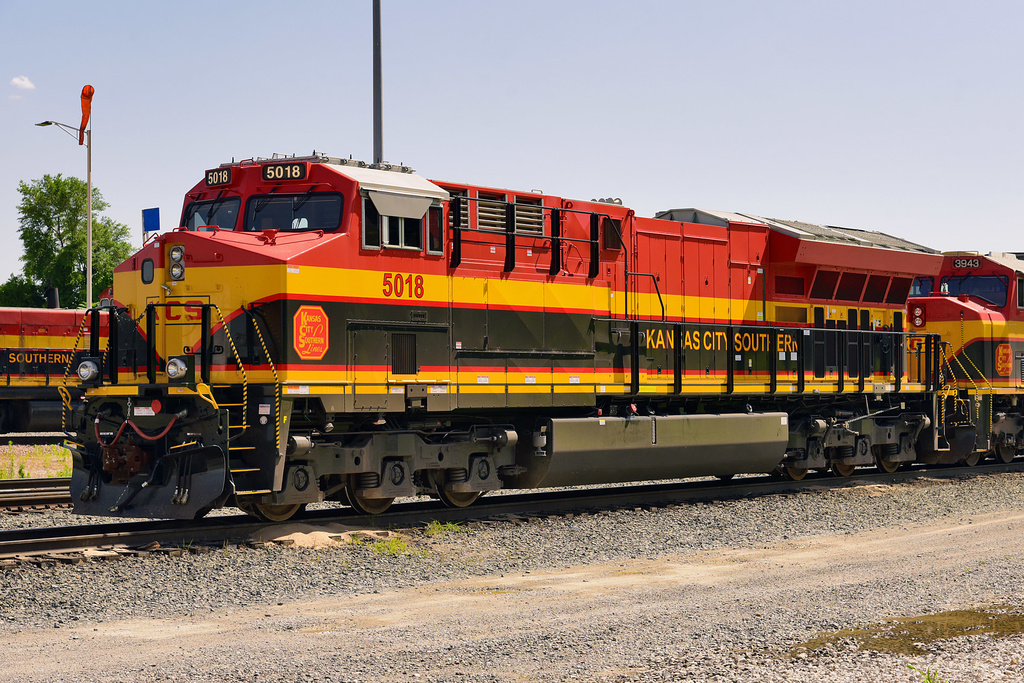 497107S-08 Kansas City Southern ET44AC #5014 with LokSound, The Western  Depot