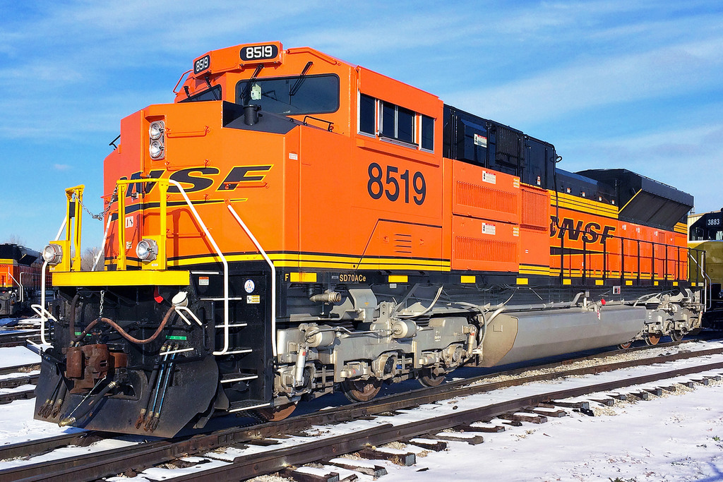 BNSF 8519 sits at MAC in a trace of snow received the day before.
