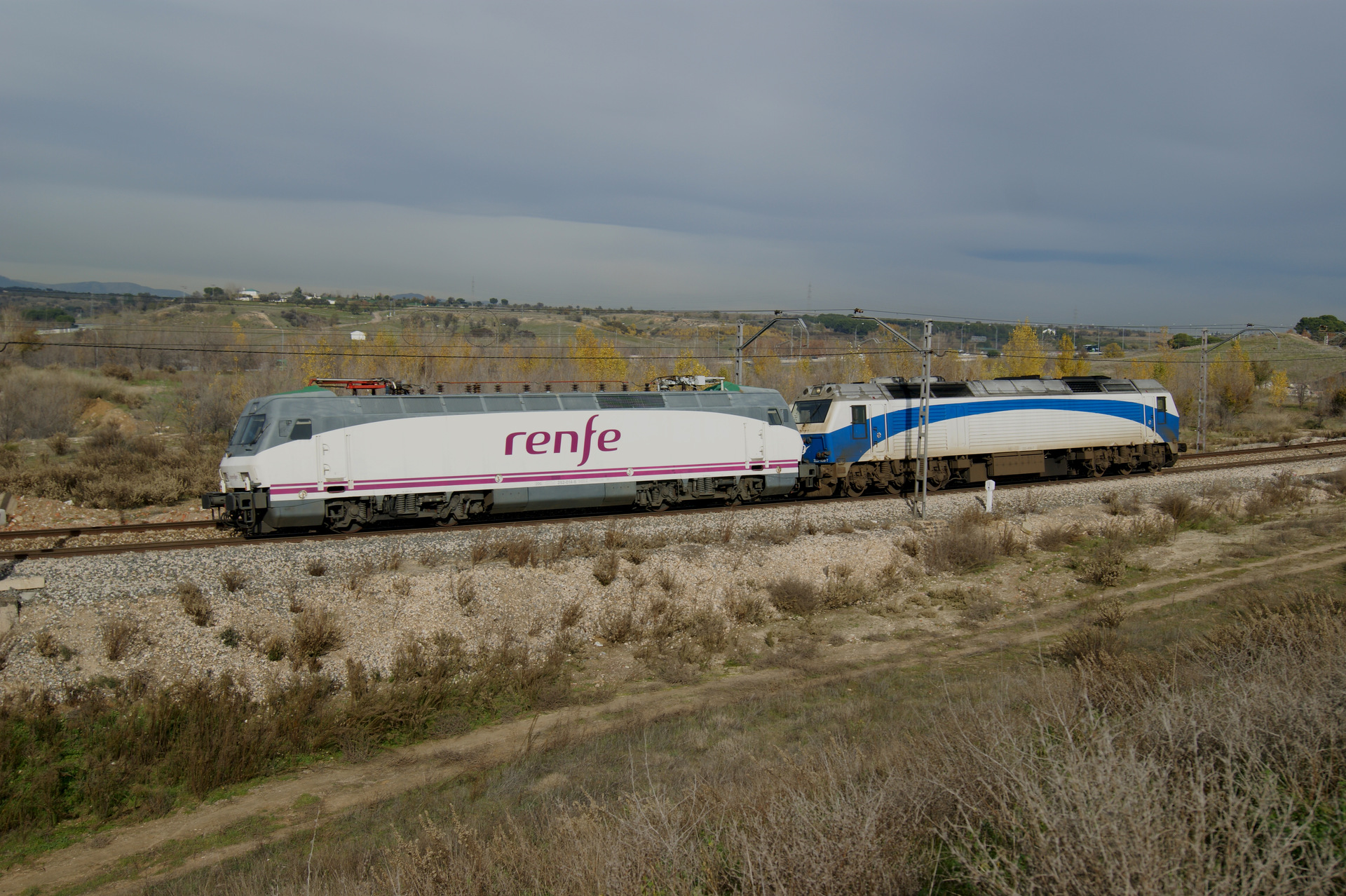 RENFE 333.4 406 / Estacion de Pitis — Trainspo