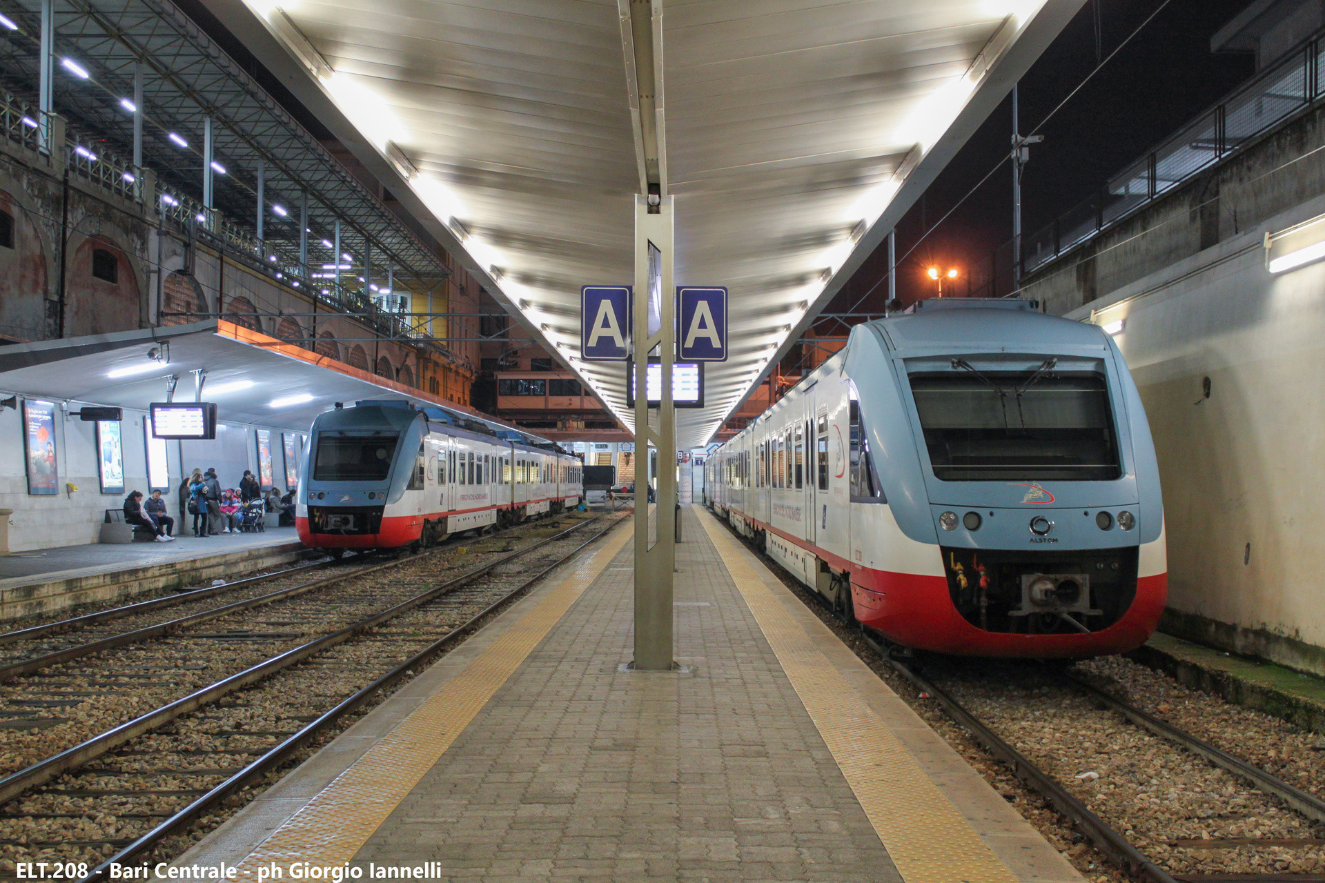 FT ELT 200 208 / Stazione Bari Centrale (FT), Apulia — Trainspo