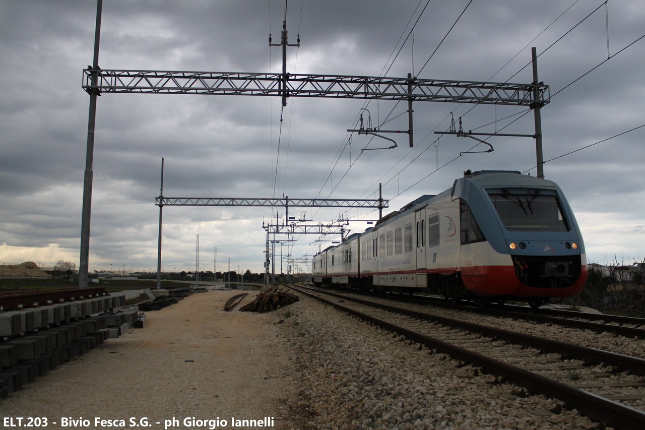 FT ELT 200 203 / Bivio Fesca (FT) - Junction, Apulia — Trainspo