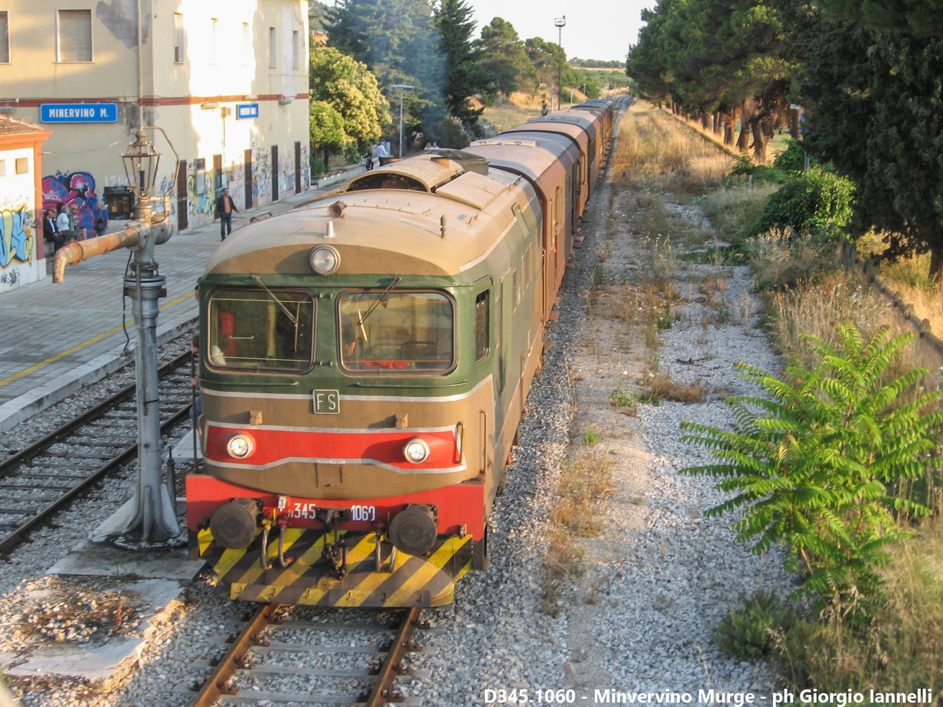 Fs D345 1060 Stazione Minervino Murge Rfi Apulia — Trainspo