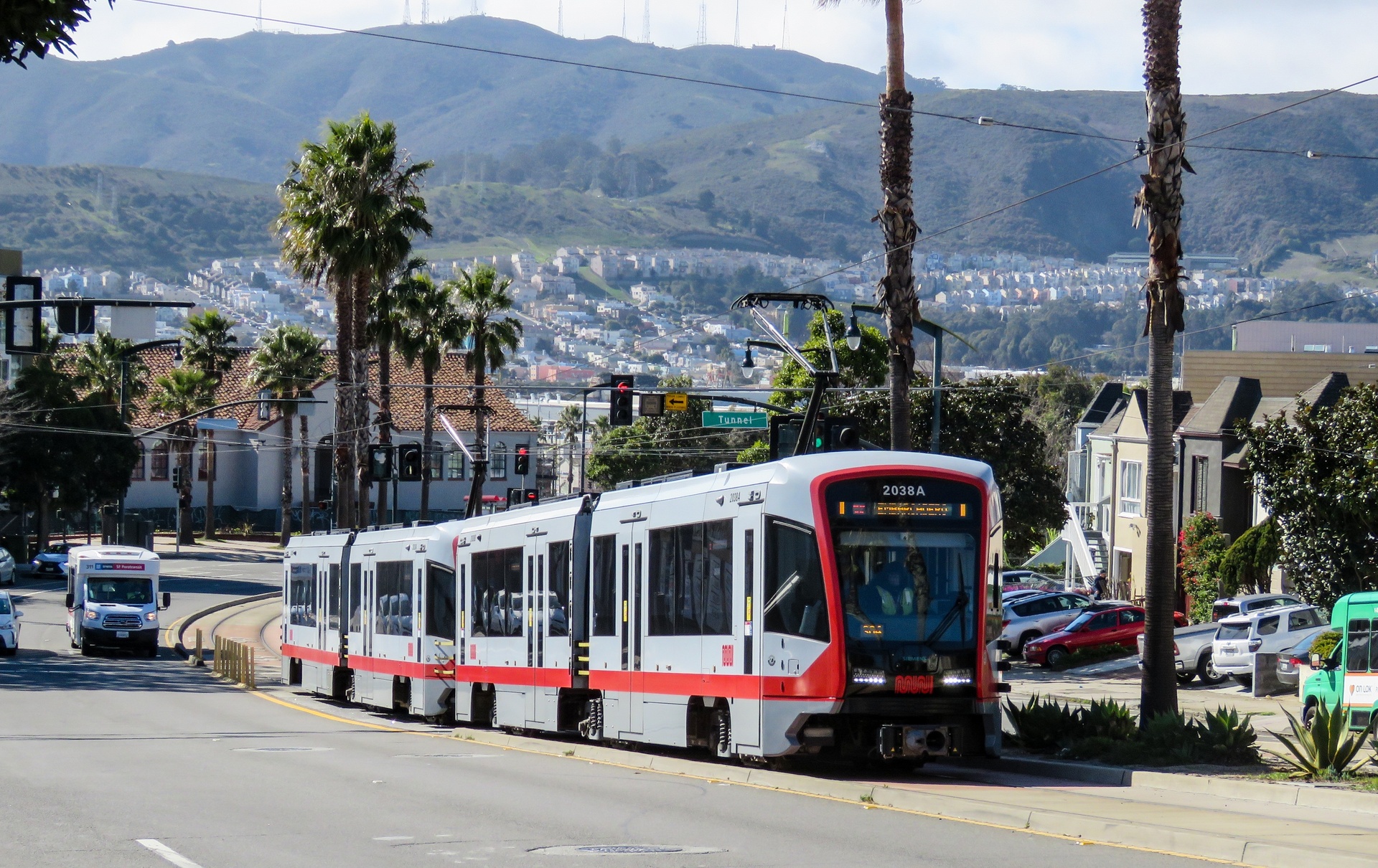 MUNI LRV 4 2038 / Arleta Muni Metro station, CA — Trainspo