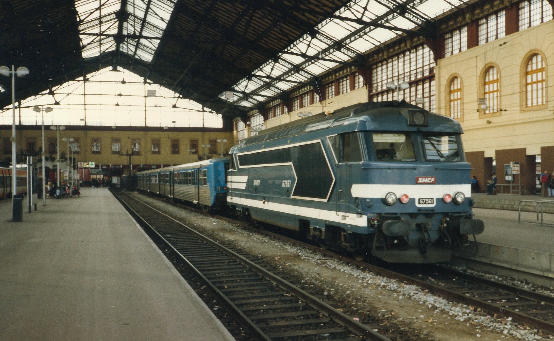 Auxerre marseille train