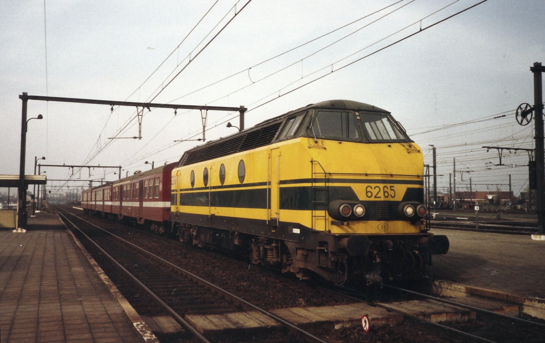 SNCB 62 6265 / Merelbeke station — Trainspo