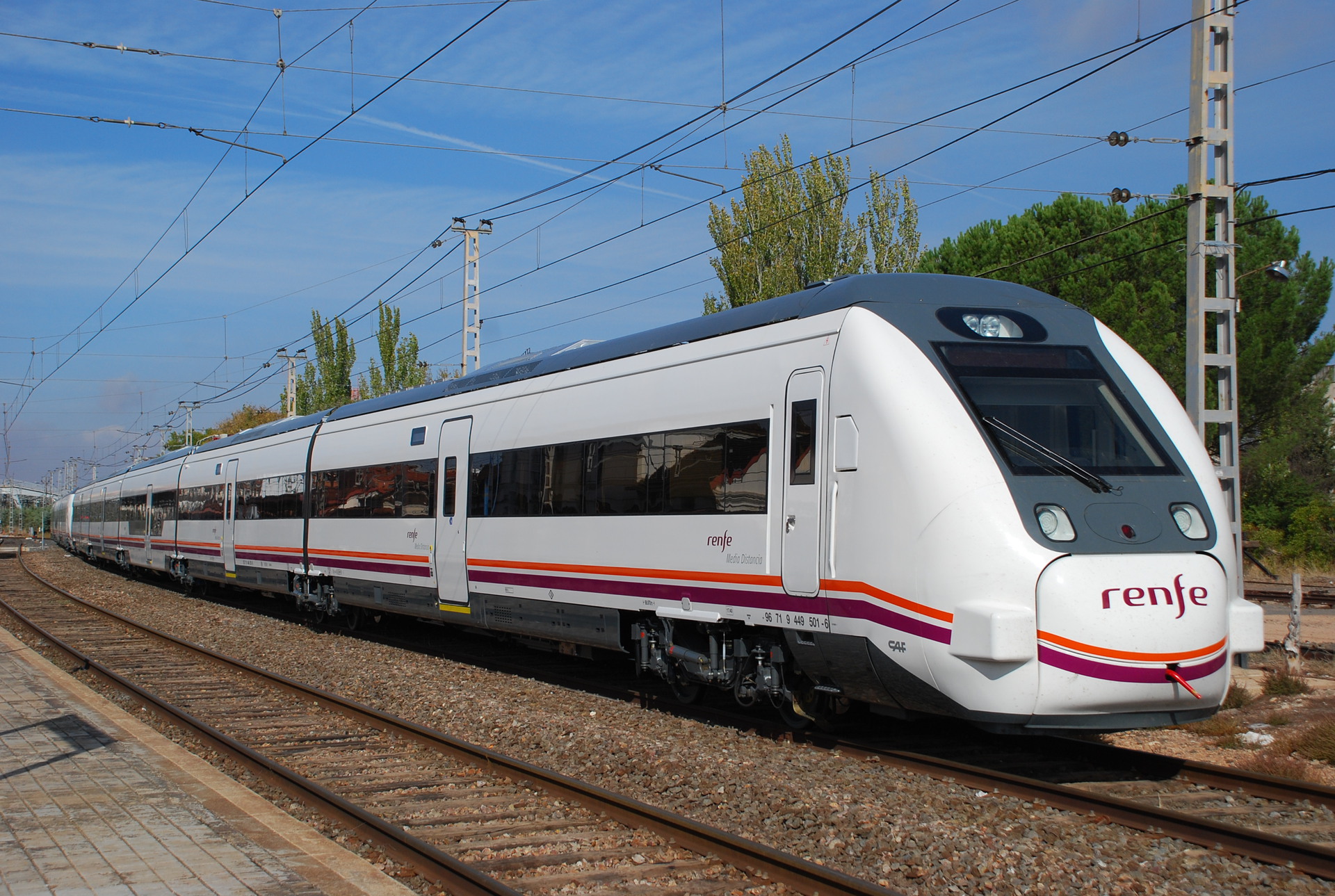 RENFE 449 001 / Alcazar de San Juan — Trainspo