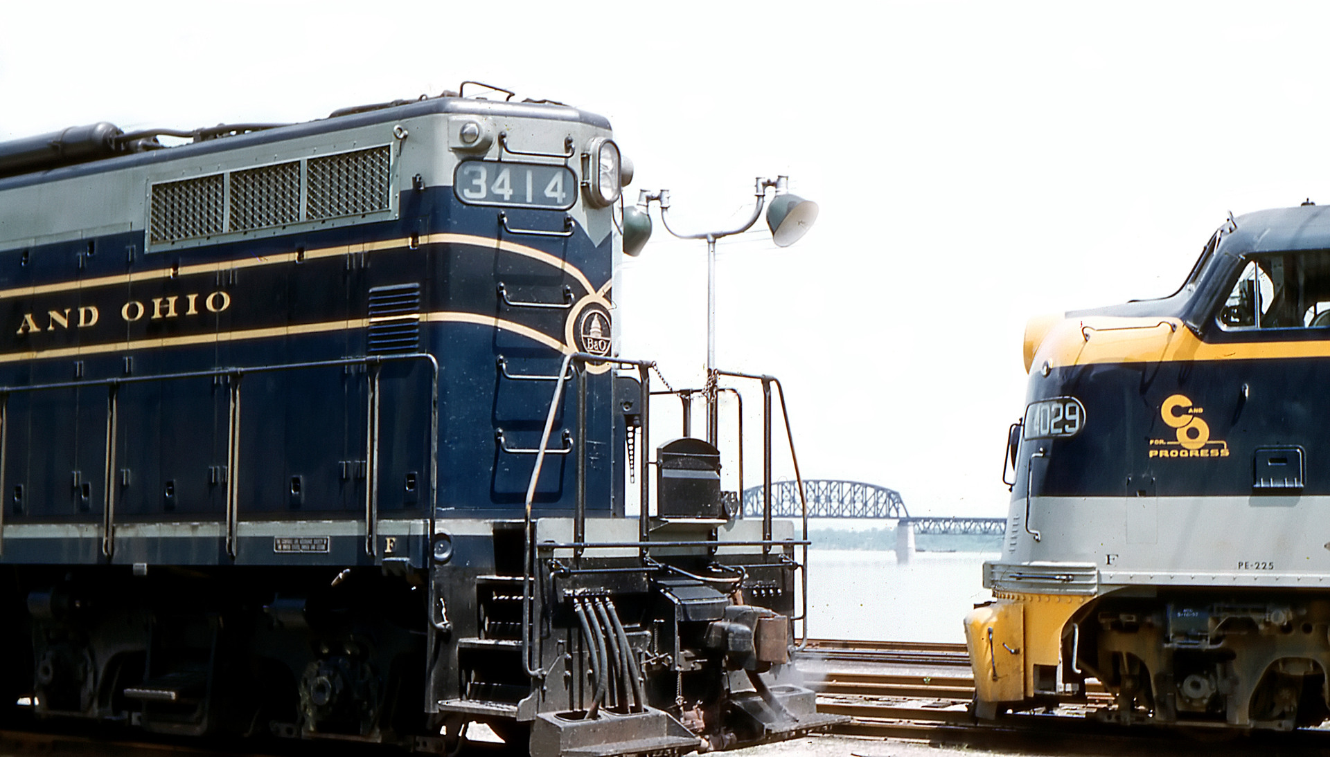 B&O GP9 3414 / Louisville Central Station, KY — Trainspo