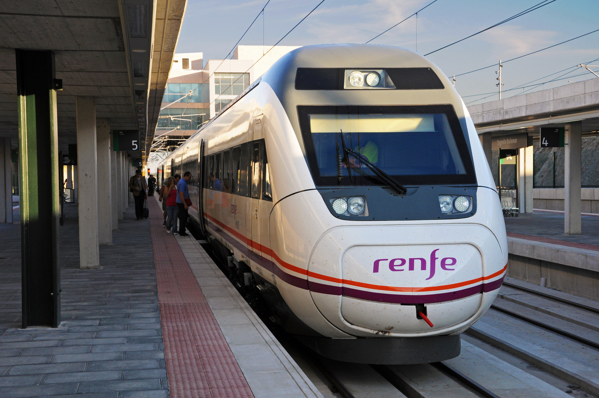 RENFE 121 010 / Segovia — Trainspo