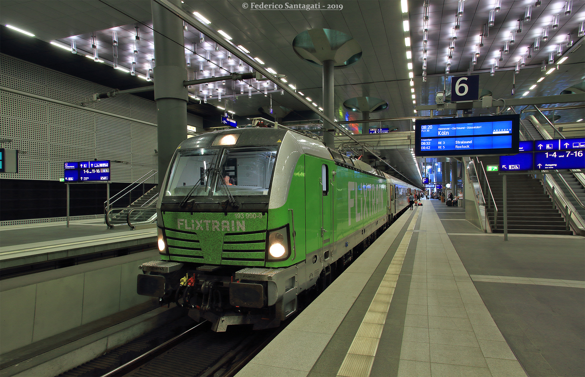 FLIX 193 990 / Berlin Hauptbahnhof, Berlin — Trainspo