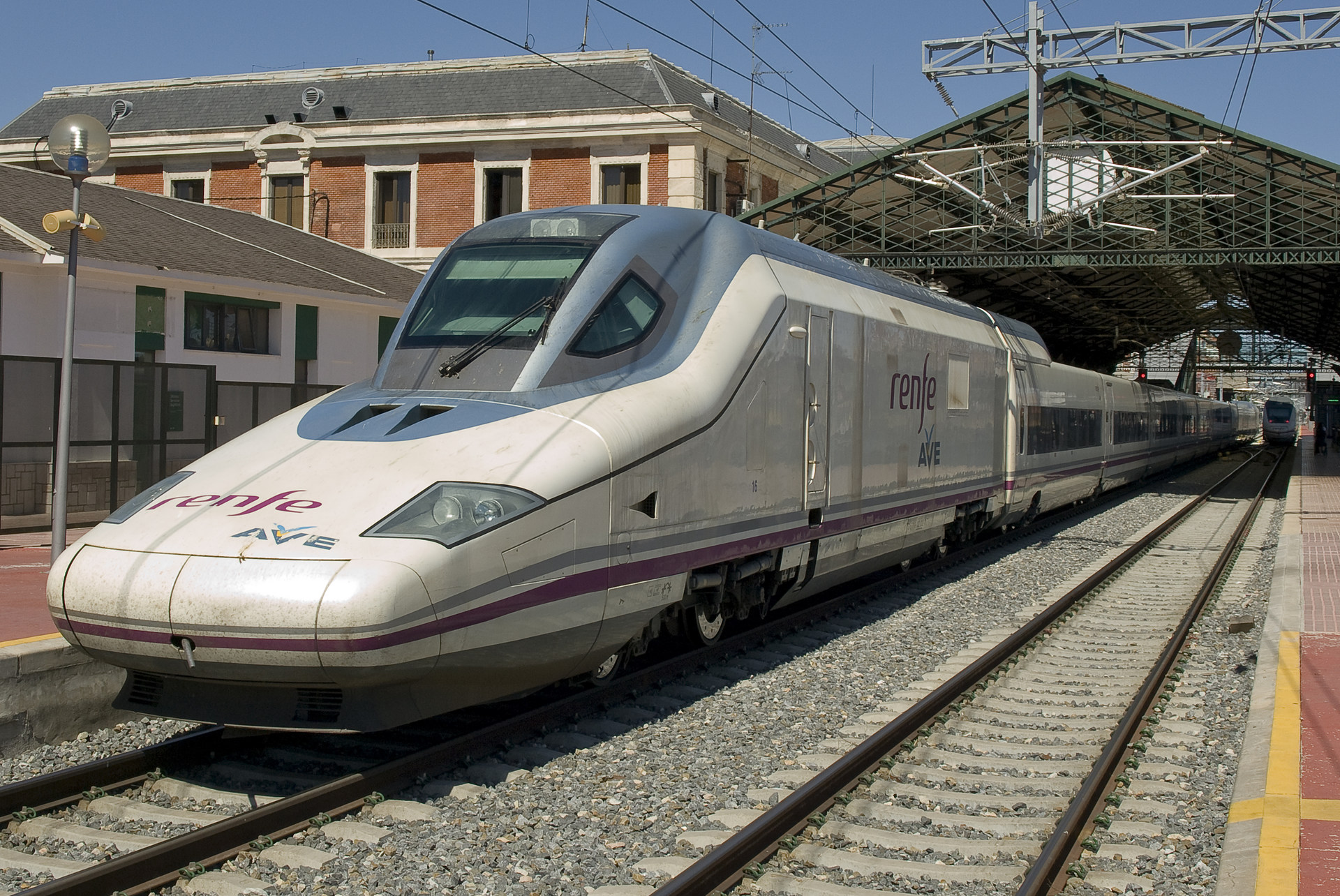 RENFE 102 16 / Valladolid — Trainspo