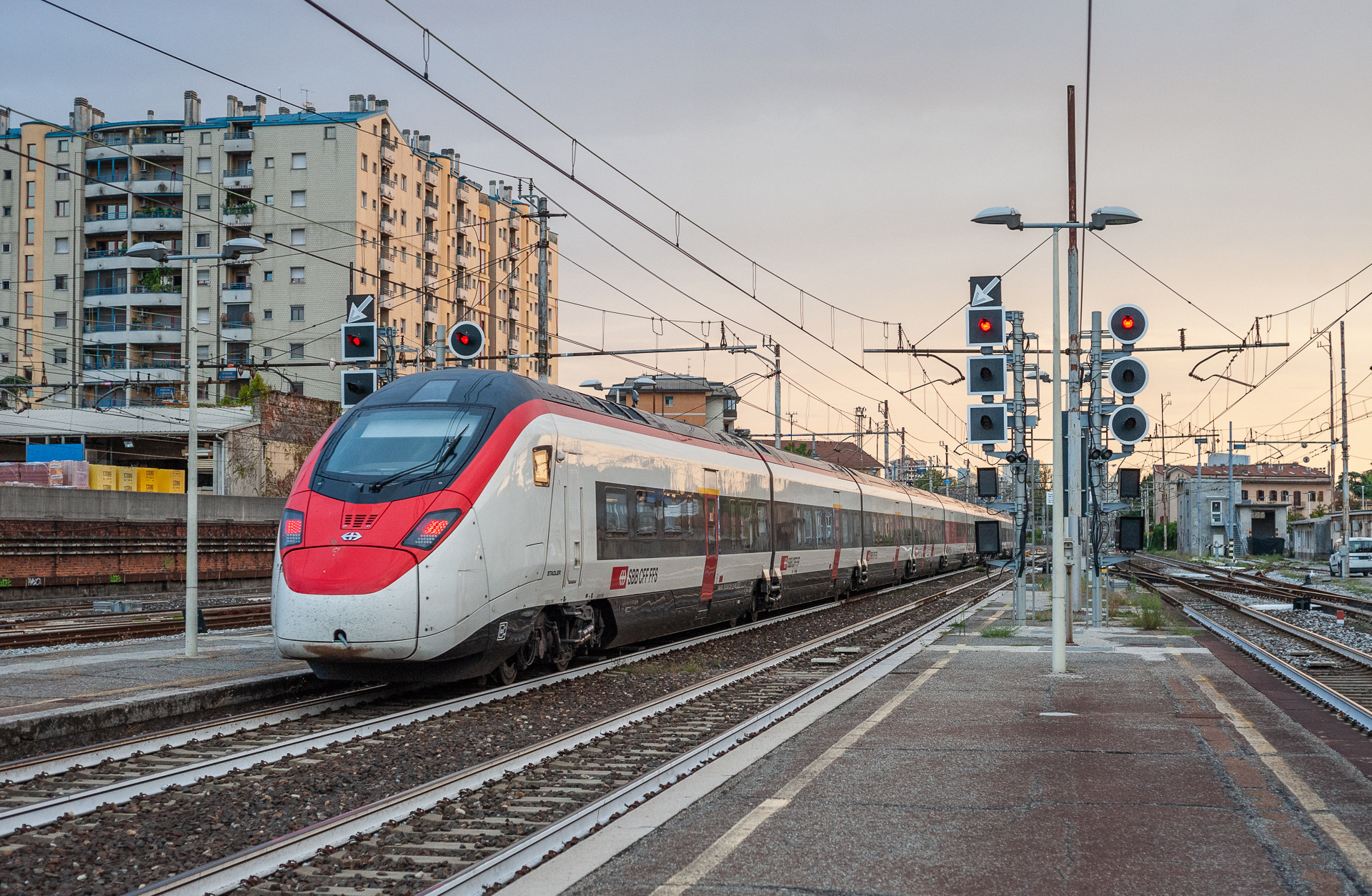 SBB RABe 501 ### / Stazione Milano Greco Pirelli, Lombardy — Trainspo