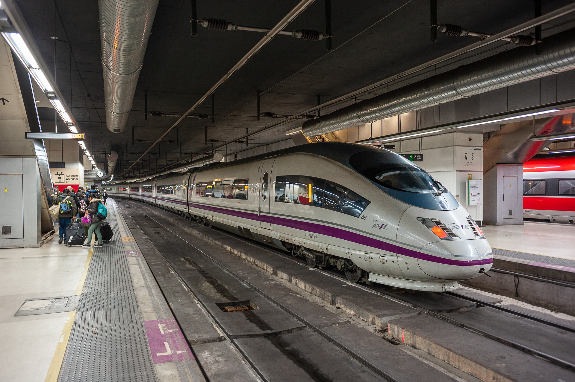 RENFE 103 006 / Barcelona Sants — Trainspo