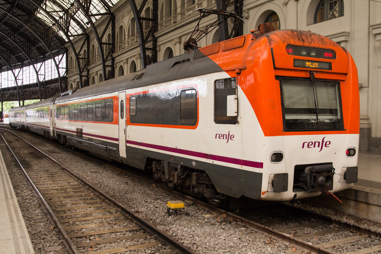 RENFE 448 012 / Barcelona Estacio de Franca — Trainspo