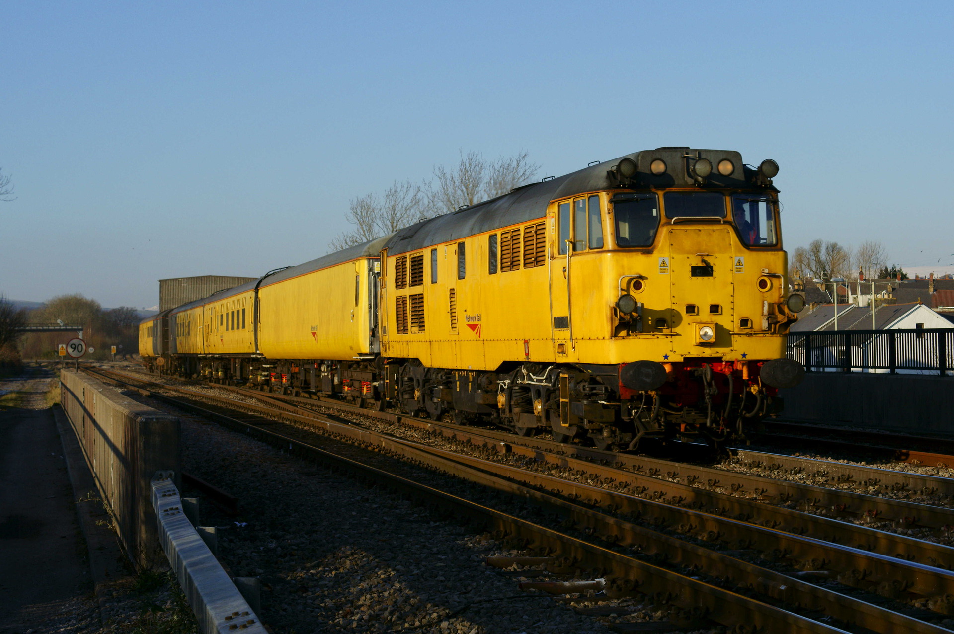 nr-31-1-31285-bridgend-trainspo