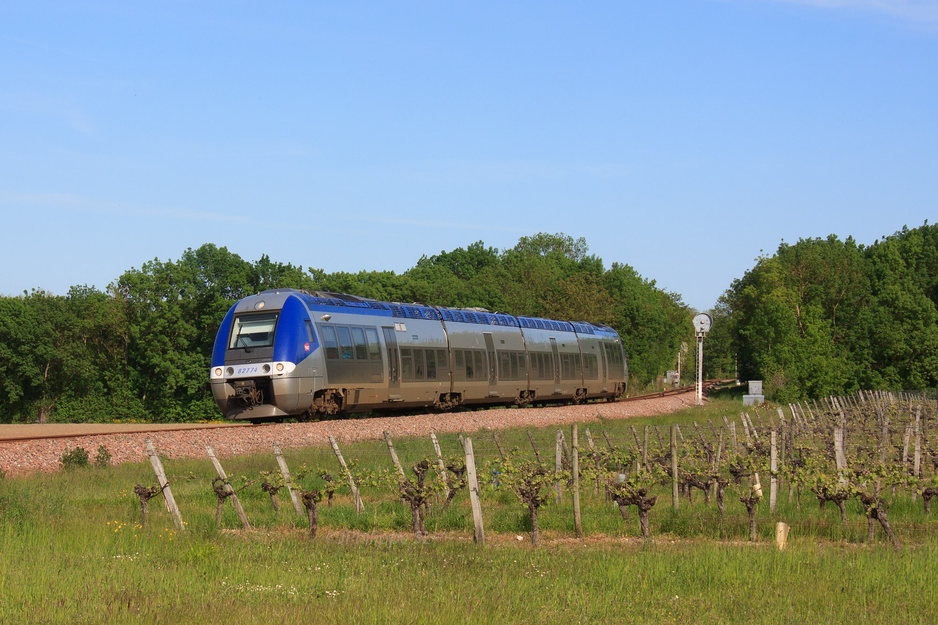 SNCF B 82500 82774 / Saint-Sever-de-Saintonge — Trainspo