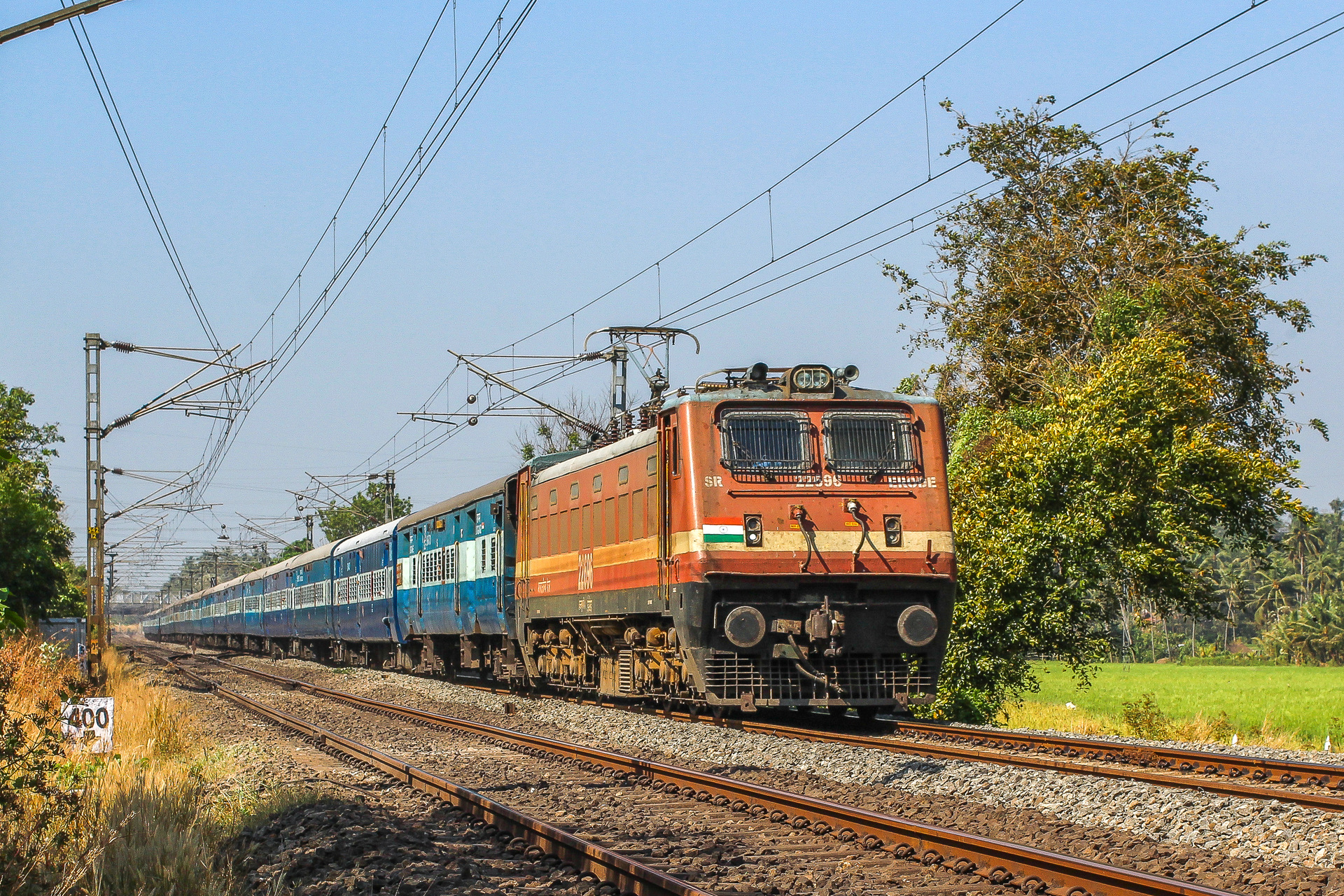 IR WAP-4 22696 / Parali, Kerala — Trainspo