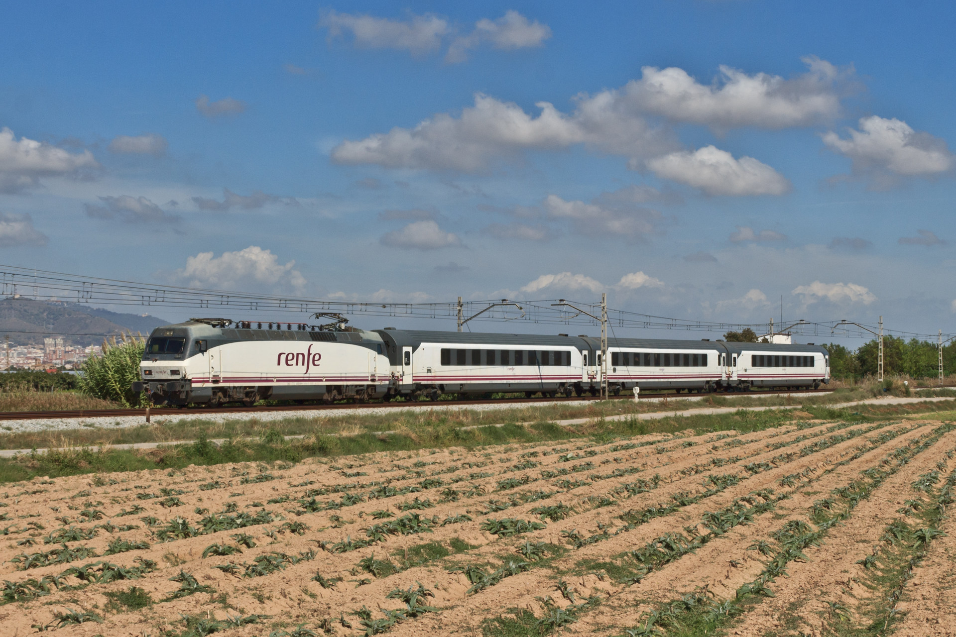 RENFE 252 064 / Viladecans — Trainspo