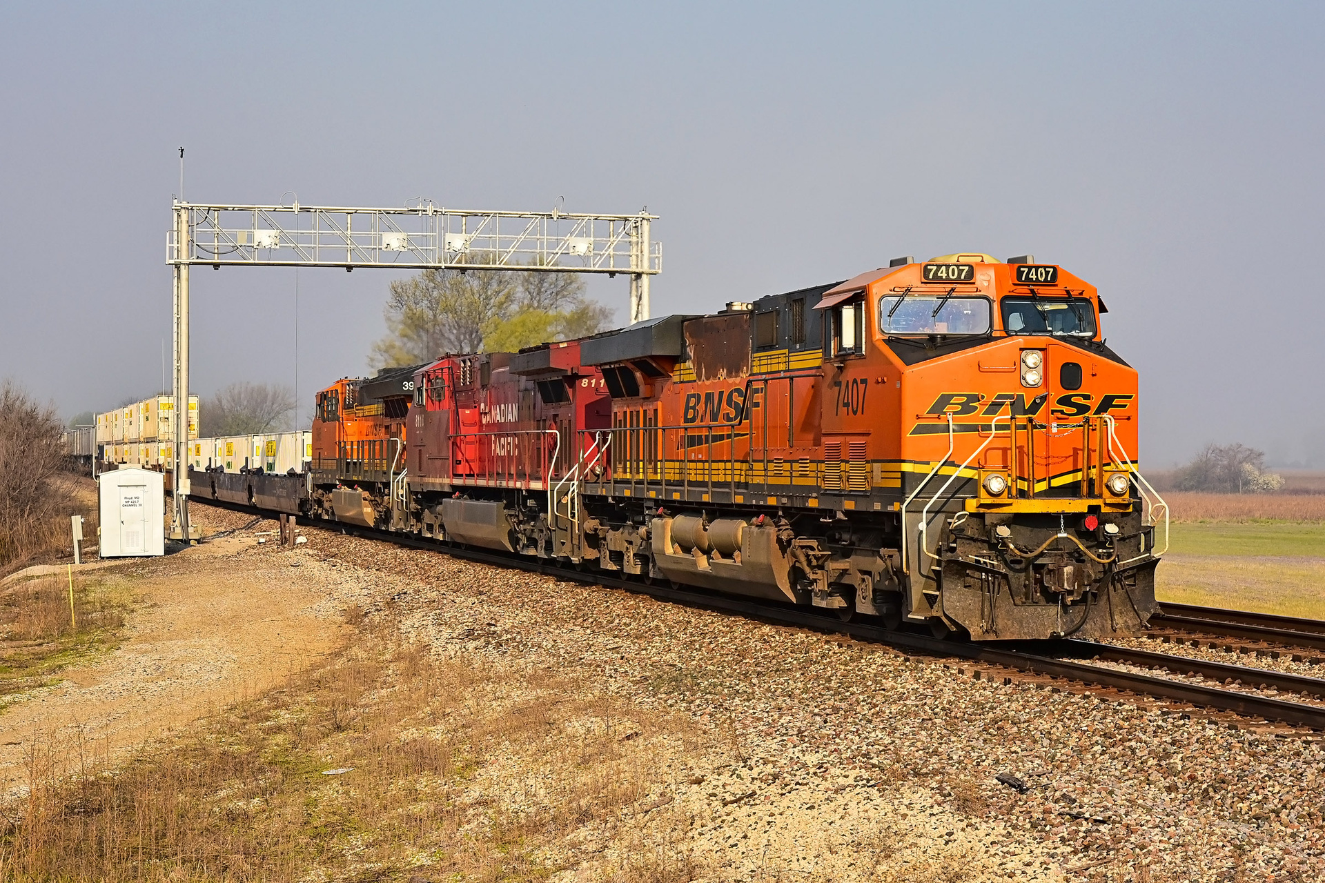 BNSF ES44DC 7407 / Floyd, MO — Trainspo